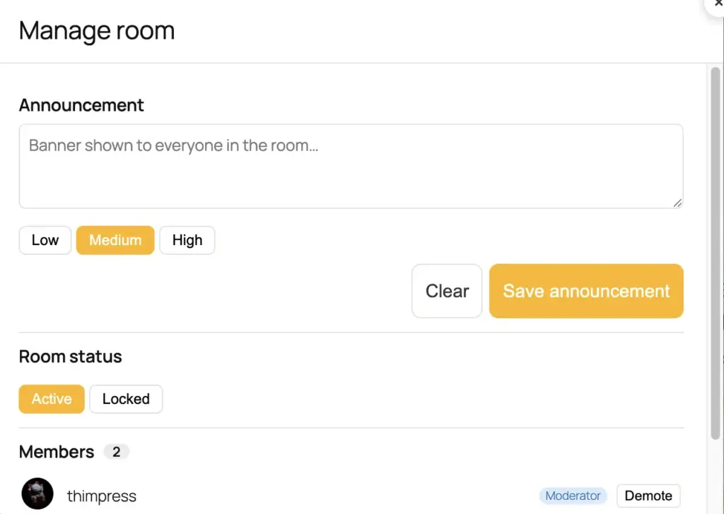 Manage room panel showing announcement composer, room status toggle, and member list with moderator controls